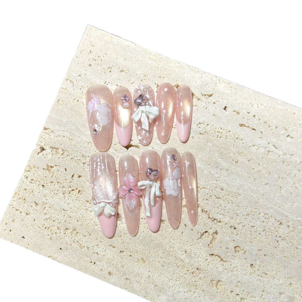 Dekoratives Stiletto Press-On Nagelkunst-Set mit elegantem Blumenmuster Brehn