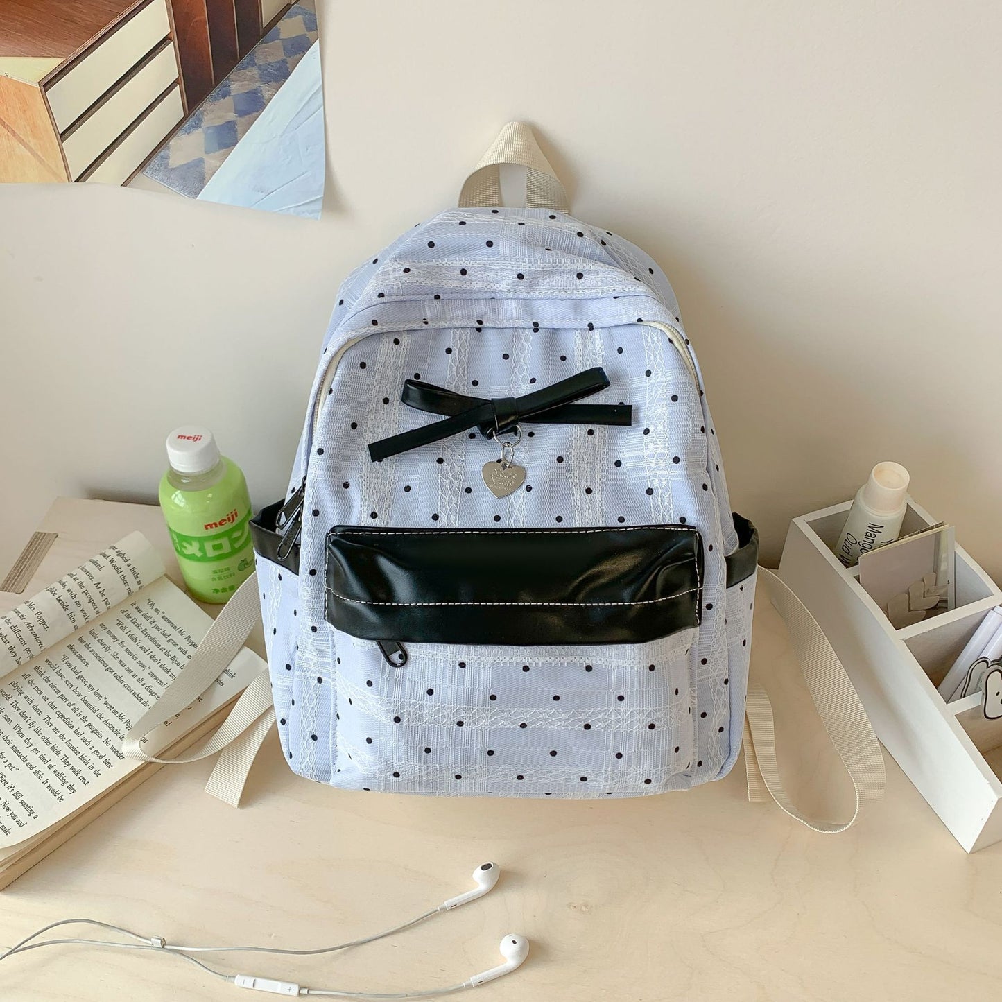Stylischer gepunkteter Rucksack