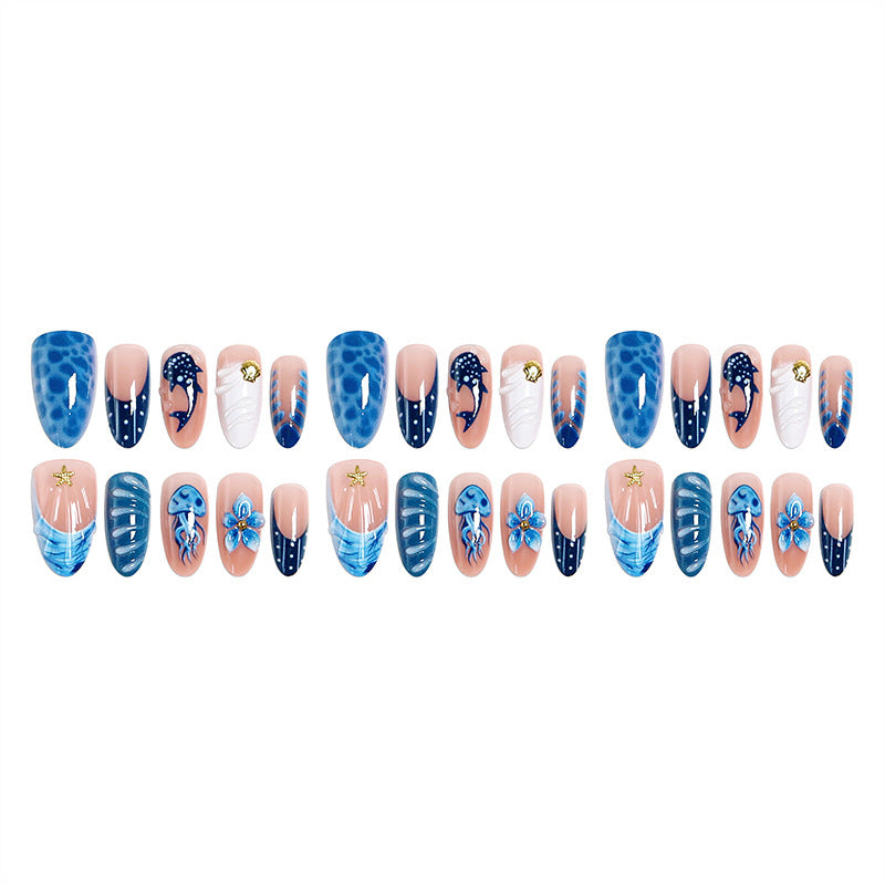Kunstvolle 3D Nagelspitzen mit maritimen Motiven Brehn