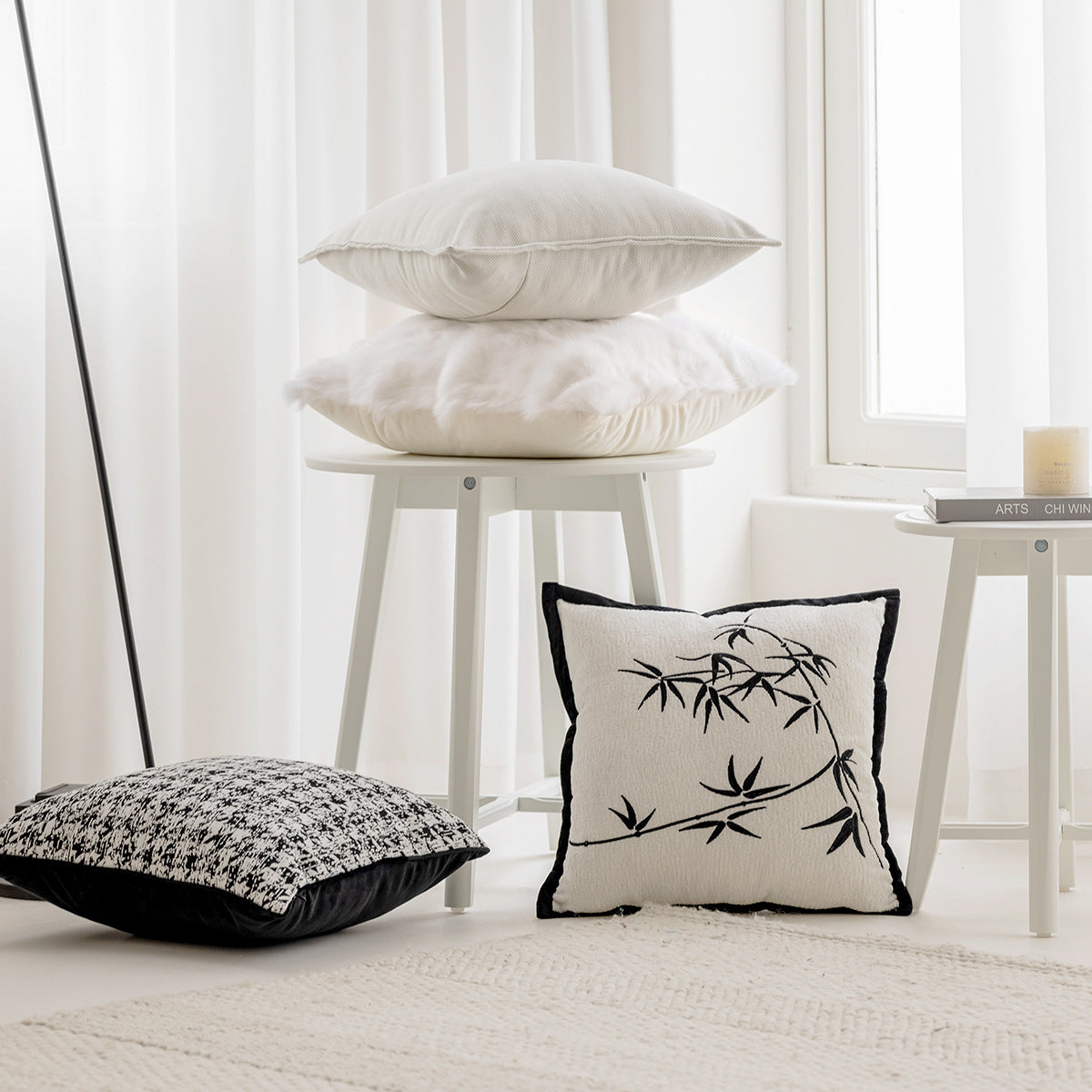 Dekoratives Kissen mit kunstvollem Bambusdesign