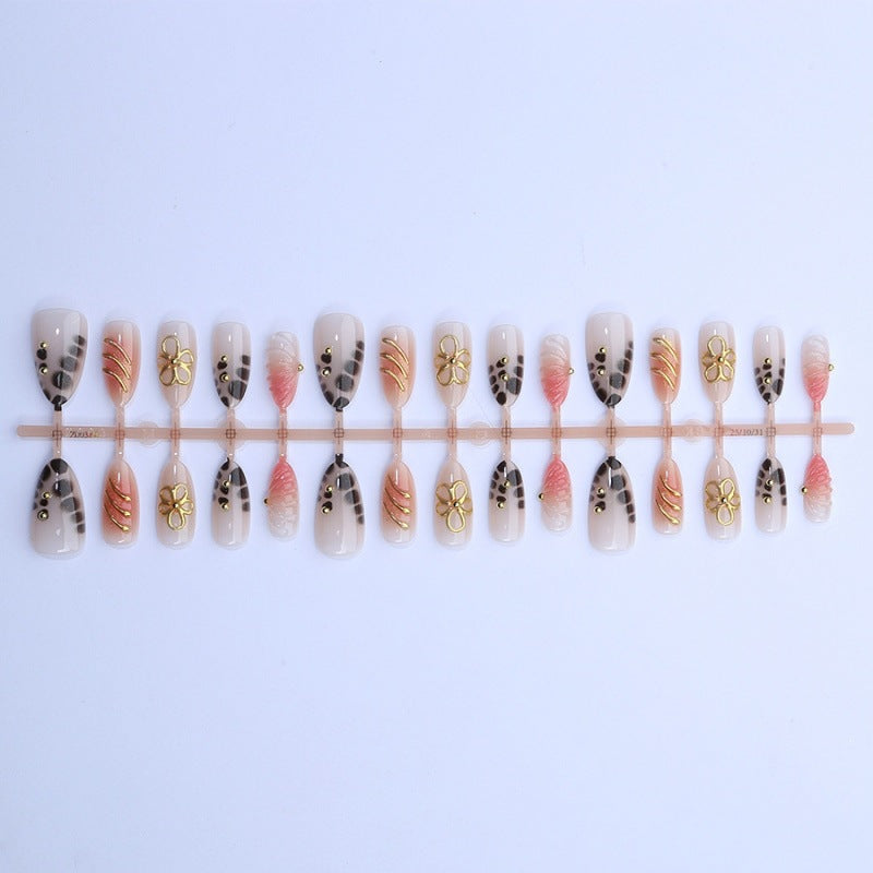 Elegantes Press-On Nail Art Set Brehn