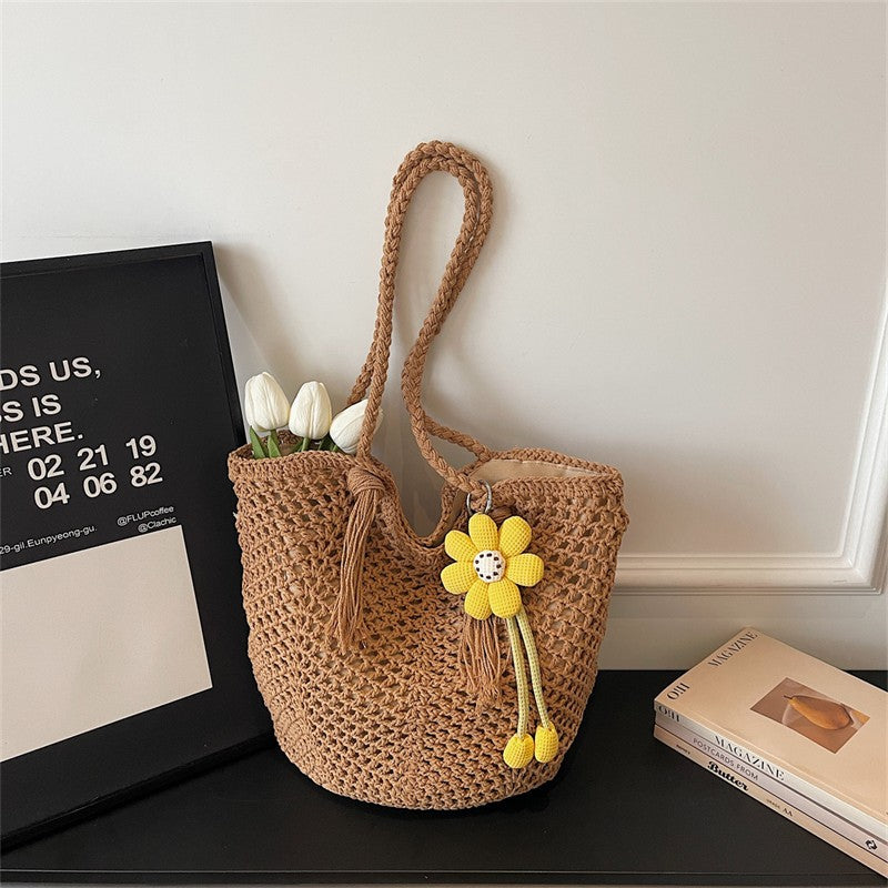 Strick Tote-Bag Im Boho-Stil mit Charmanten Anhängern Brehn