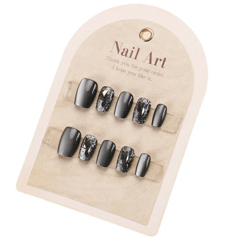 Stylisches Nagelkunst Press-On Set Brehn