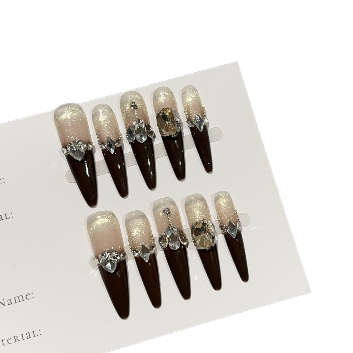 Elegante Stiletto Press-On Nagelset mit Strassakzenten