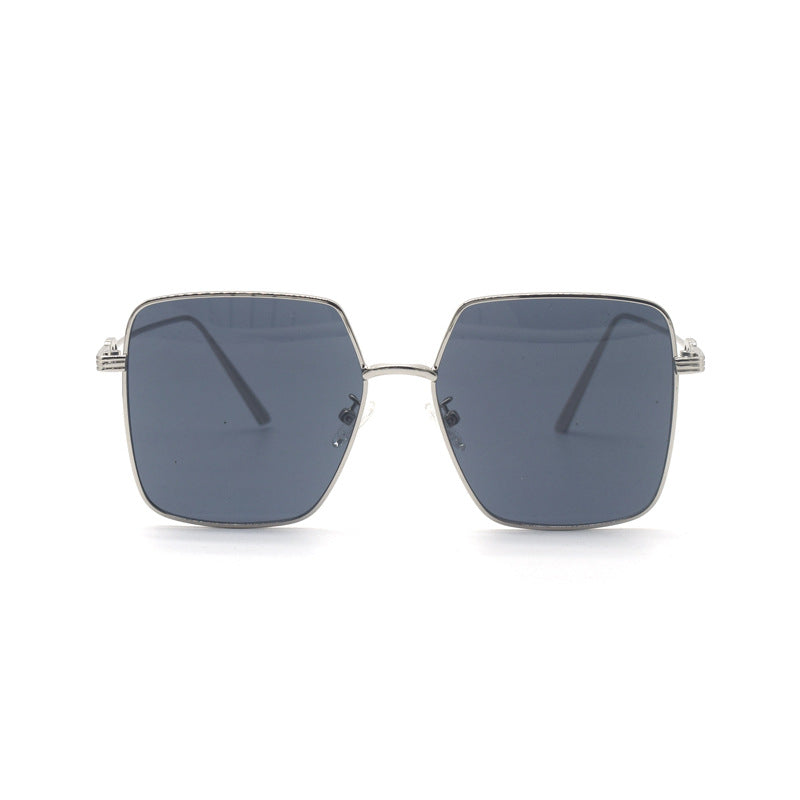 Stylische quadratische Sonnenbrille mit dekorativer Kette Brehn