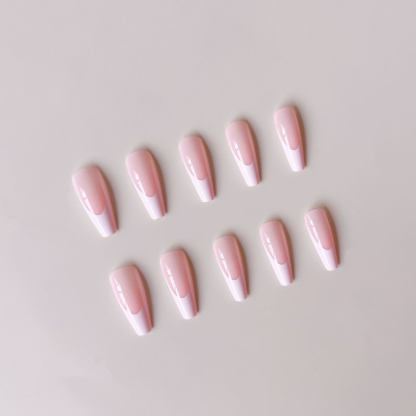 Kunstnagelset im stilvollen French Design Brehn