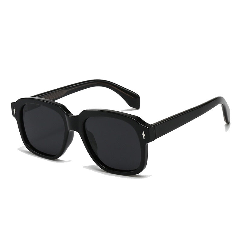 Damen Modische quadratische Sonnenbrille mit transparentem Rahmen und robusten Gläsern Brehn