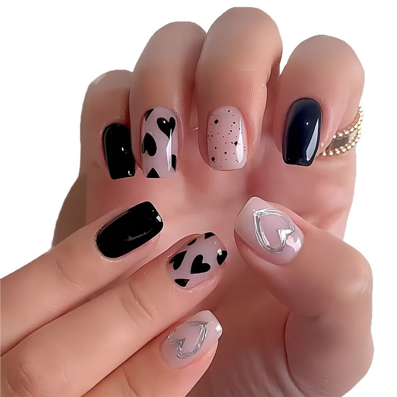 Künstlerisches Herz-Themen Press-On Nagelset Brehn