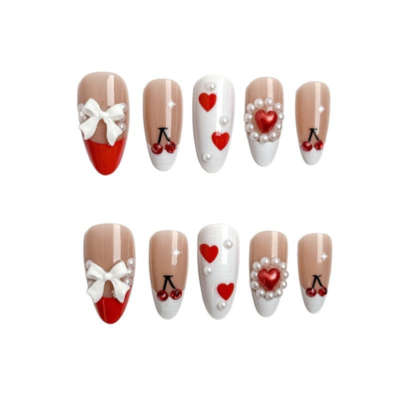 Kreative Nagelkunst mit Herz-und Kirschmotiven Brehn