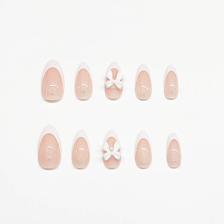 Kunstnagelset mit luxuriösen 3D-Schleifenverzierungen Brehn