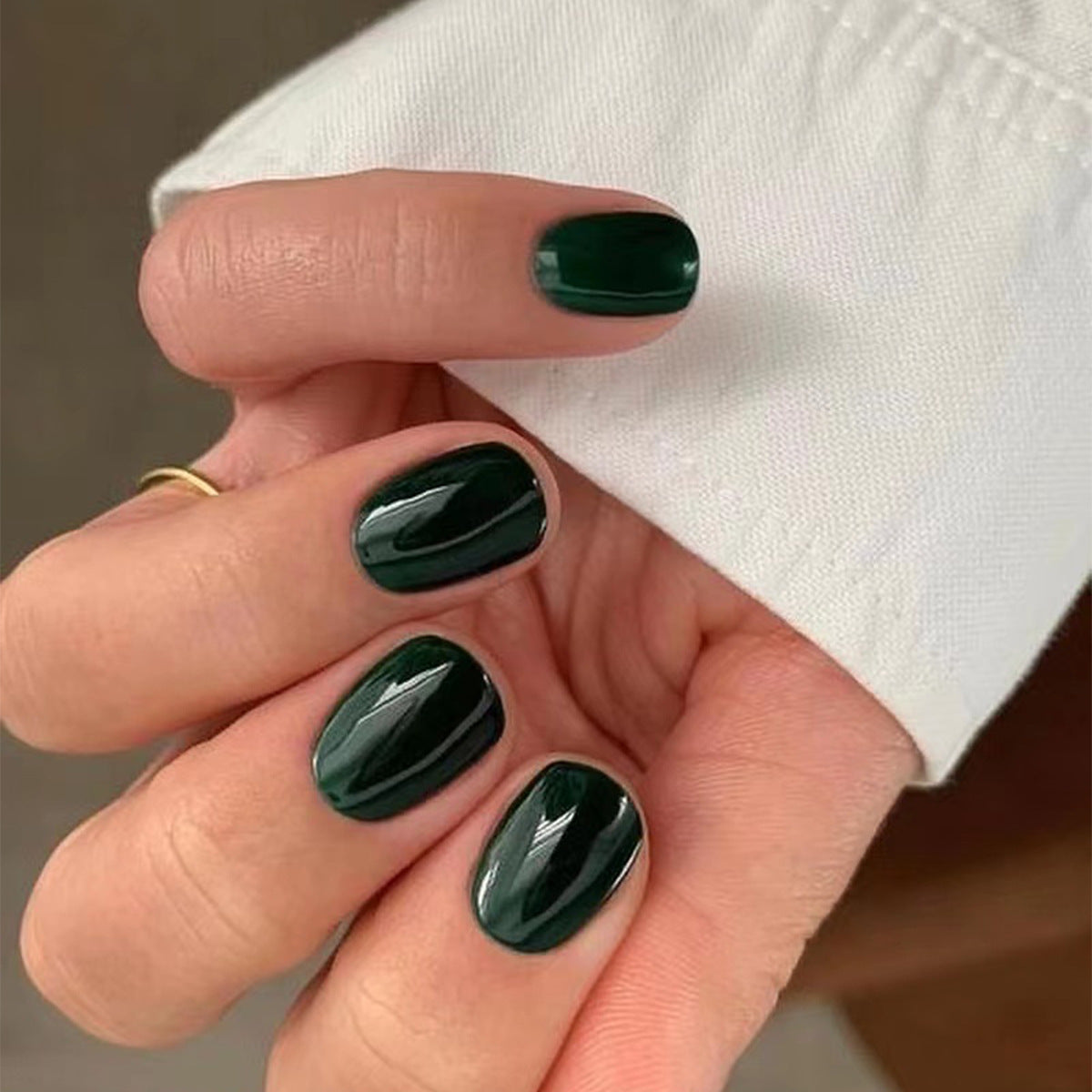 Elegante Nagelkunst mit Glanzfinish Brehn