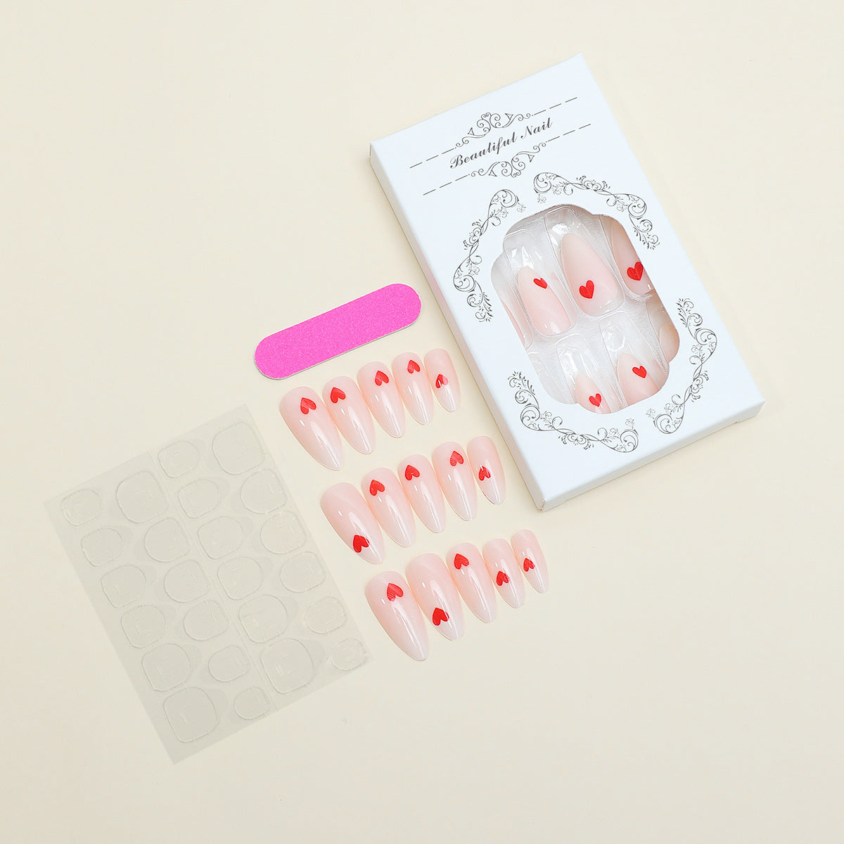 Kunstnagelset mit stilvollen Herzdesigns Brehn