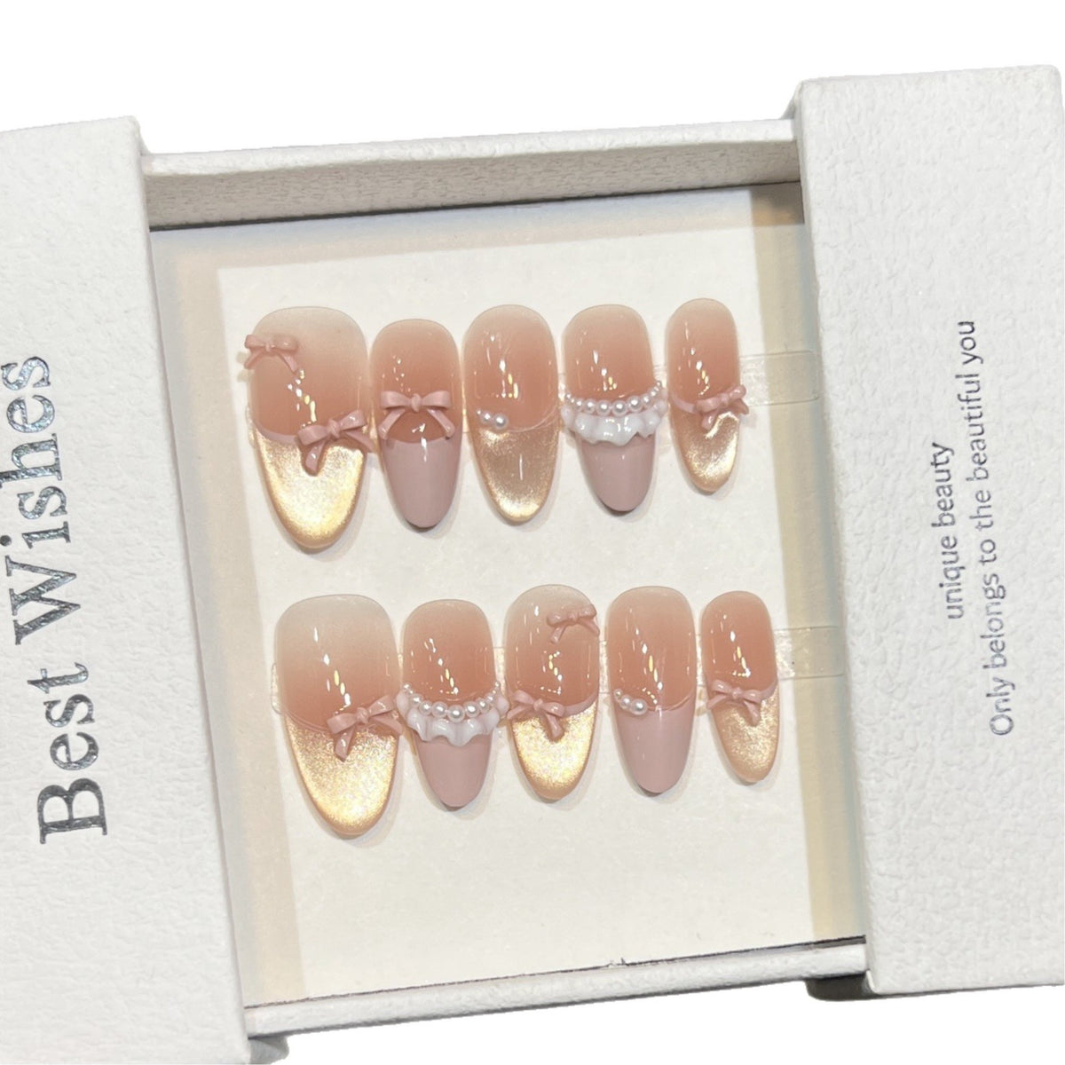 Elegantes Press-On Nagel Kunst Set mit Perlen- und Schleifenakzenten Brehn