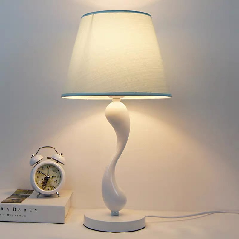 Zeitgenössische Spiral-Stehlampe