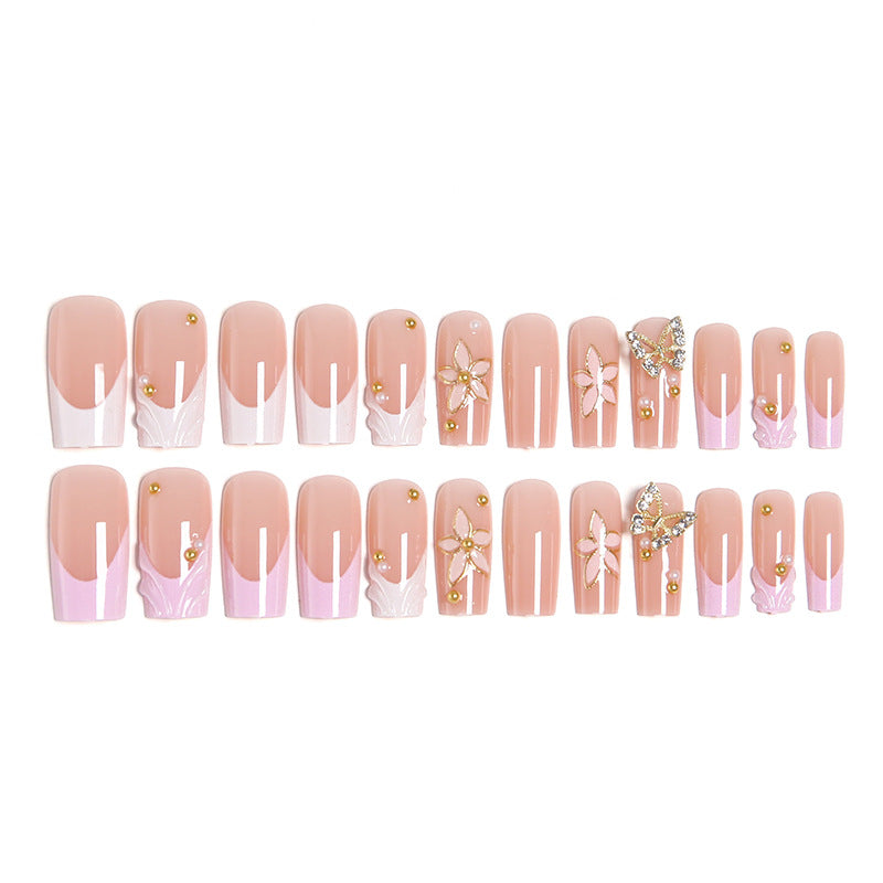 Künstliche Nail Tips mit floralen Akzenten Brehn