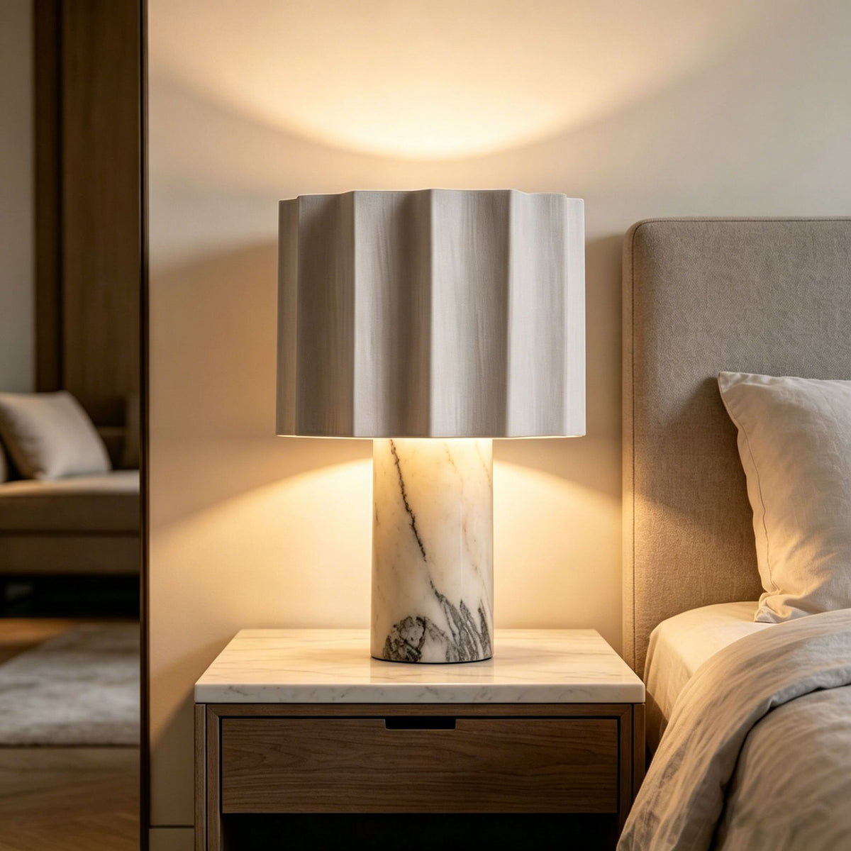 Elegante Marmor- und Holz-Tischlampe