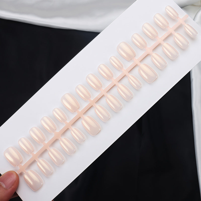 Elegante natürliche Finish Press-On-Nagelset Brehn