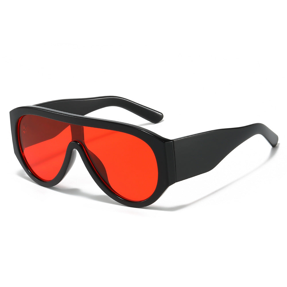 Retro-inspirierte übergroße Sonnenblenden-Sonnenbrille Brehn