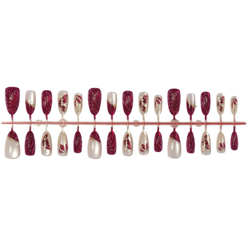 Kunstnagelset mit glamourösem 3D-Design und luxuriösen Verzierungen Brehn