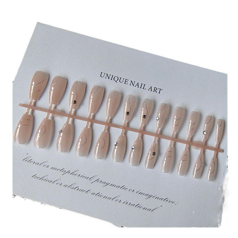 Glamouröse Kunstfingernägel mit Dekor Brehn