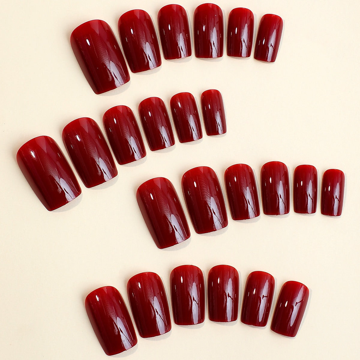 Kunstnagelset mit elegantem, glänzendem Finish Brehn