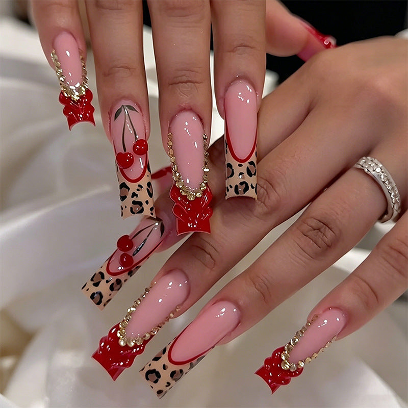 Kunstvolle Nagelspitzen mit Herbstmotiven Brehn