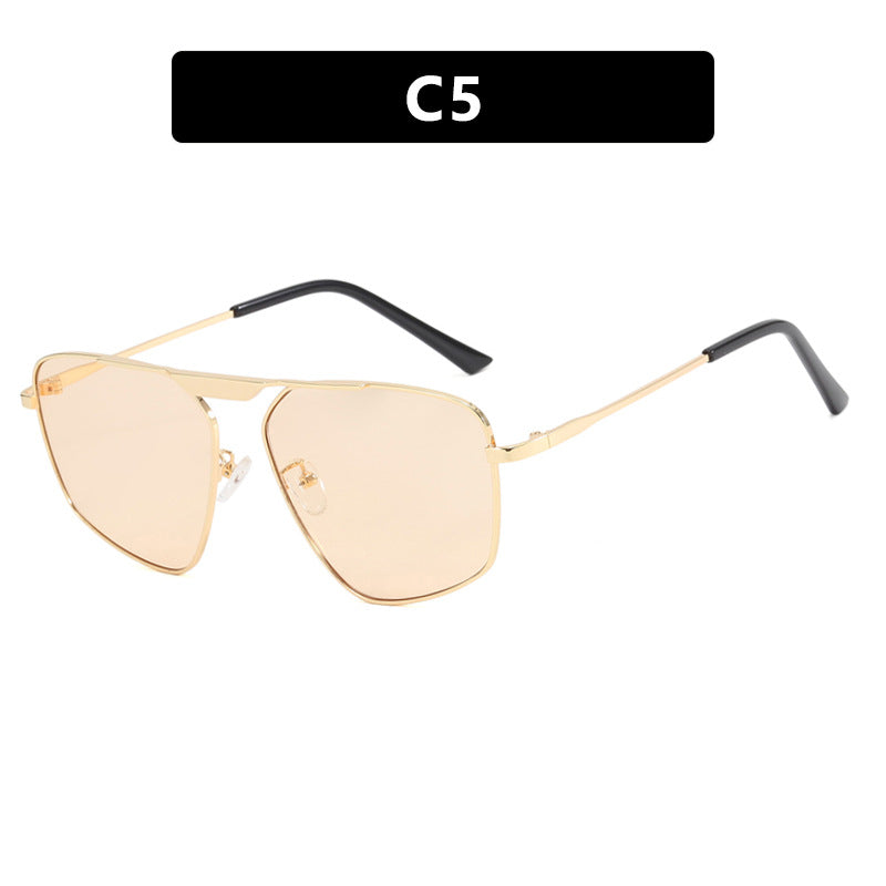 Damen Sonnenbrille im modernen, geometrischen Design mit robustem Metallrahmen Brehn