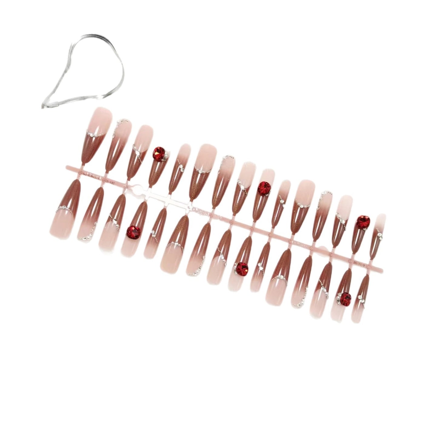Kunstnägel mit luxuriösen 3D-Verzierungen und Glamourösen Akzenten Brehn