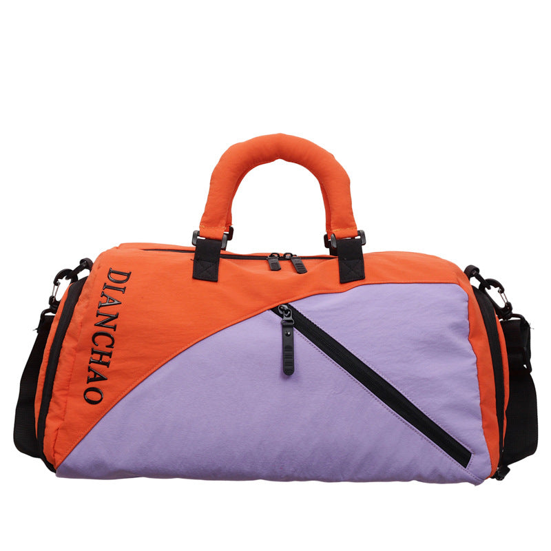 Sportliche Reisetasche Mit Verschiedenen Fächern Und Strapazierfähigem Material Brehn