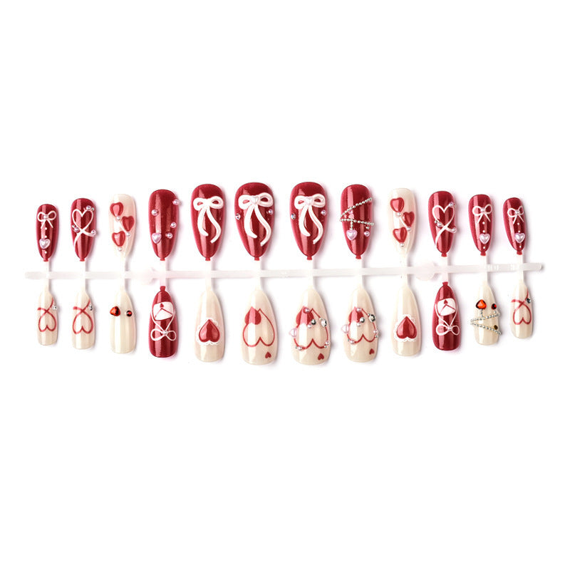 Nageldesign Set mit romantischen Herzmotiven Brehn