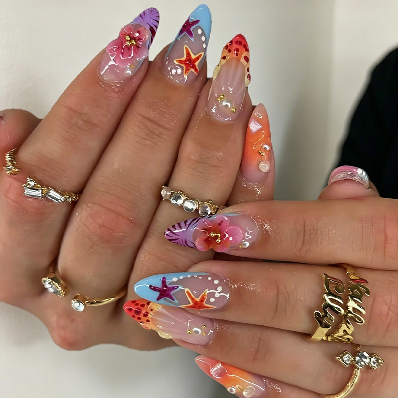 Elegante Kunstnägel mit floralen Motiven Brehn