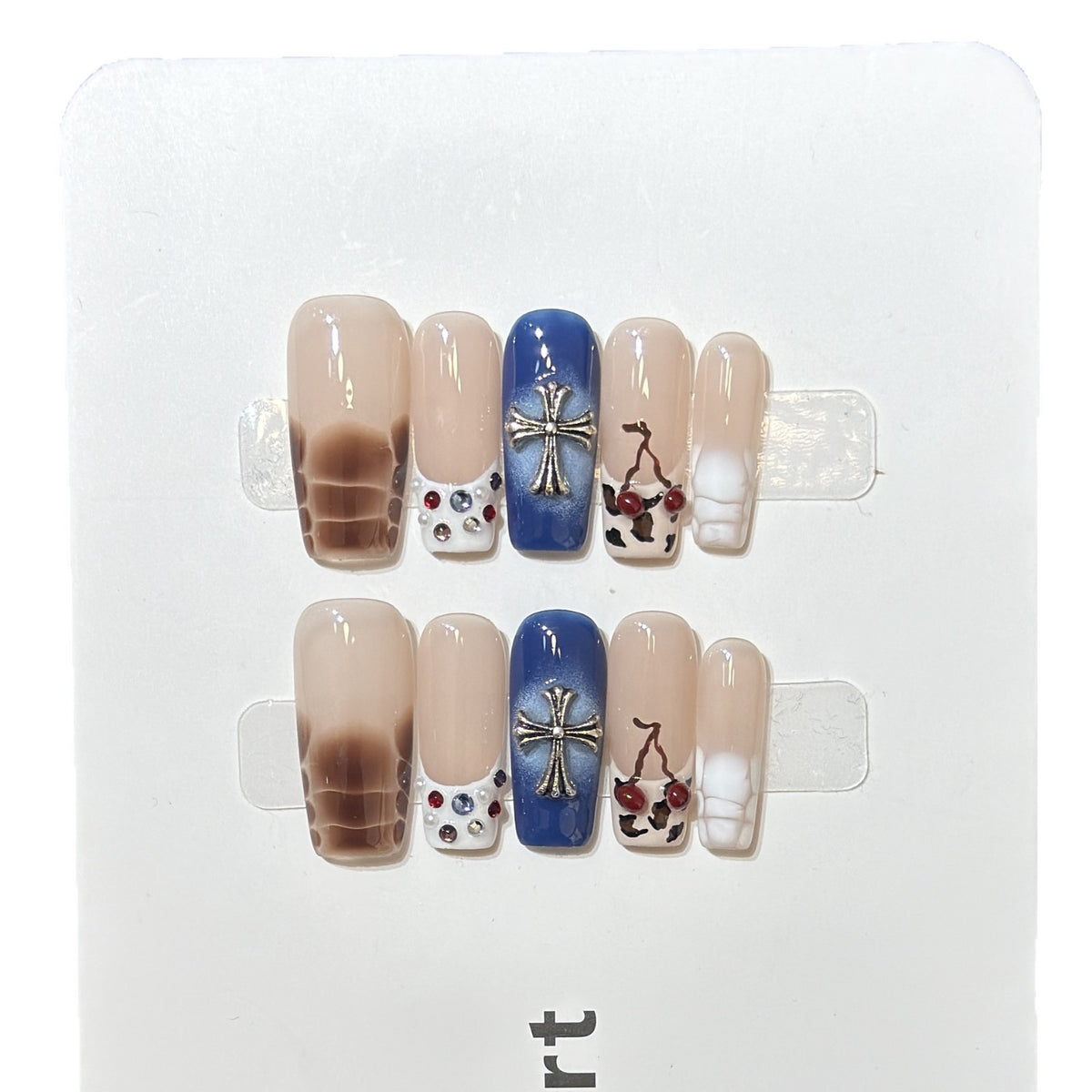 Dekoratives Press-On Nagelkunstset mit einzigartigen grafischen Designs Brehn