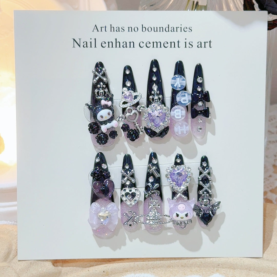 Dekorative Nagelkunst