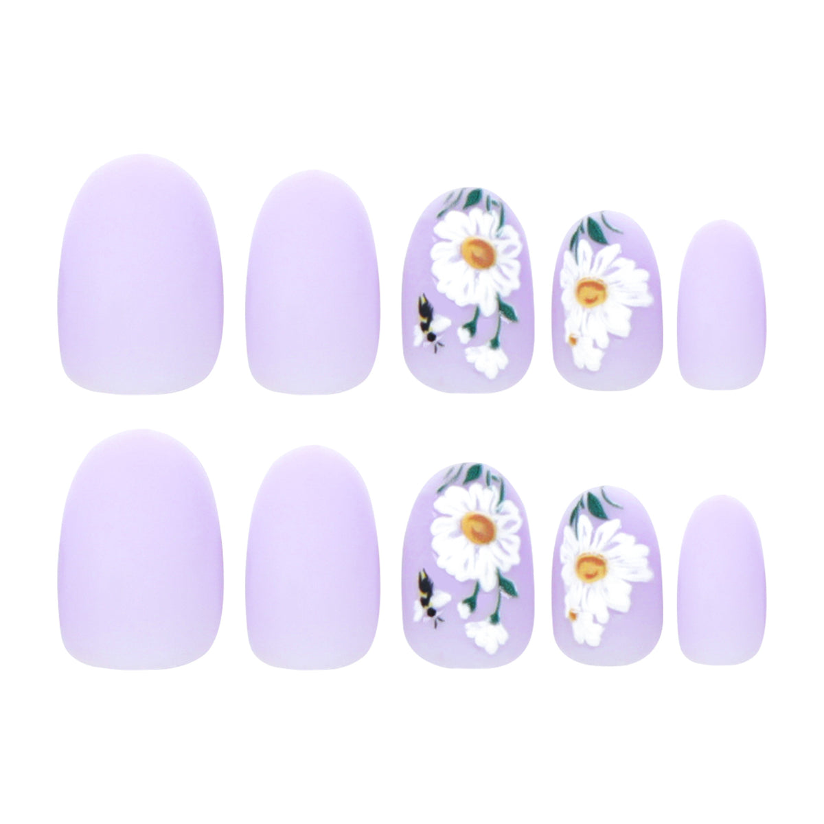 Kunstvolle Nagelgestaltung mit zarten Blumenelementen Brehn