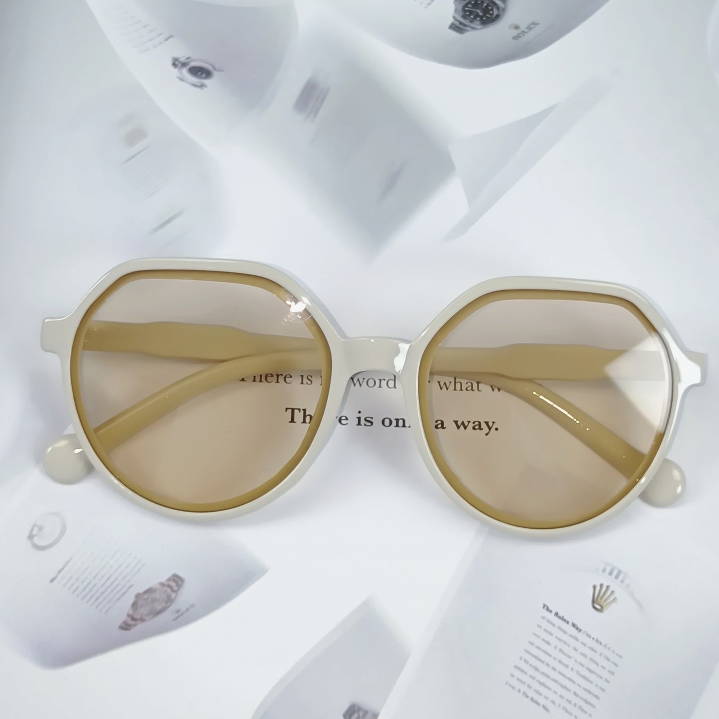 Damen Geometrische Sonnenbrille mit extravagantem Akzent Brehn