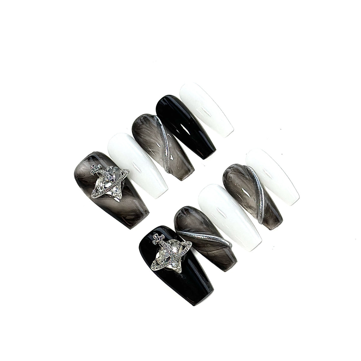 Künstlerisches Press-On-Nageldesign-Set mit glitzernden Elementen