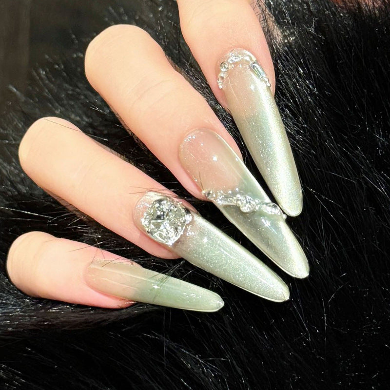 Premium Chic Press-On Nail Extensions mit Edelstein-Akzenten Brehn