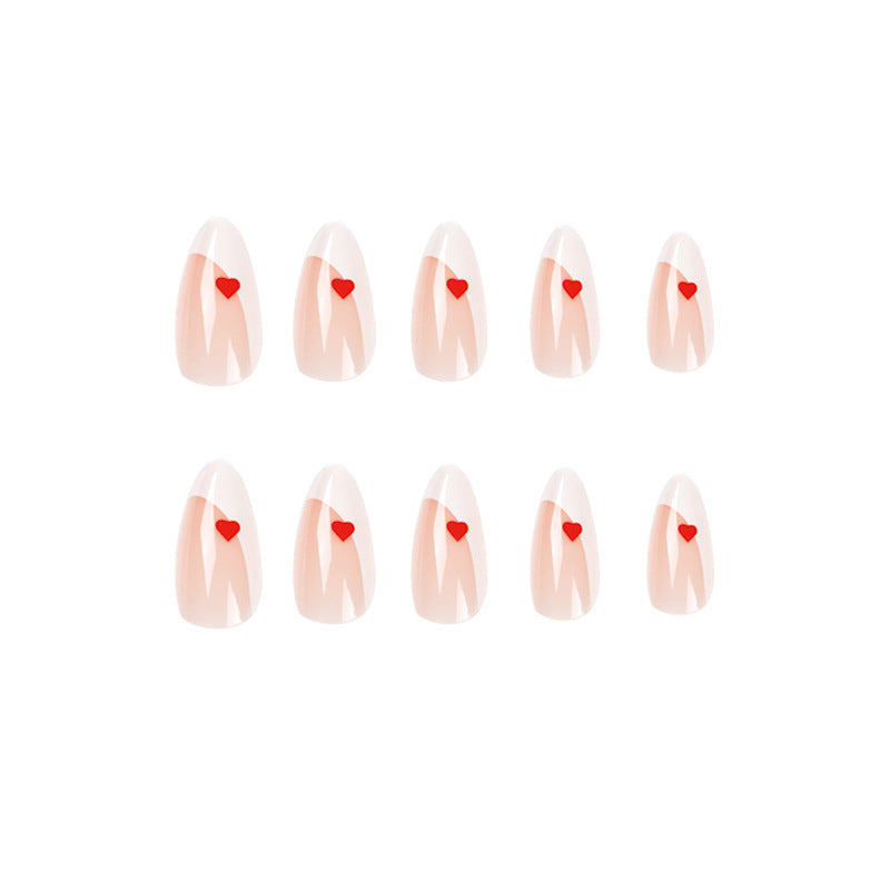 Glamouröse Nailart mit Herzverzierungen Brehn