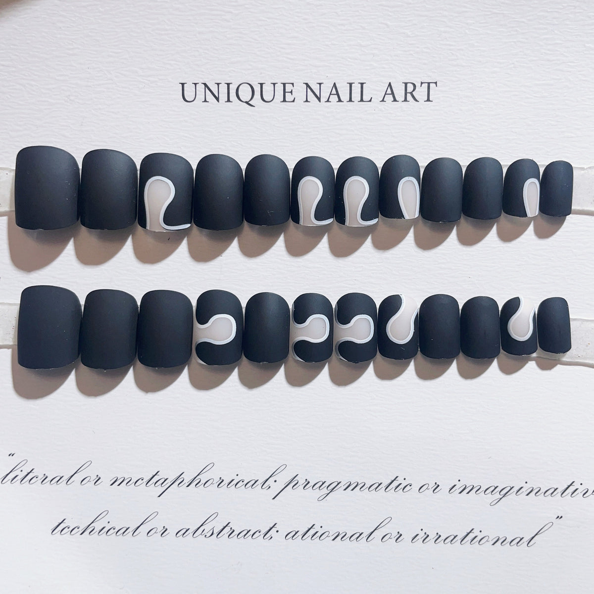 Einzigartiges Mattes Press-On Nagelset