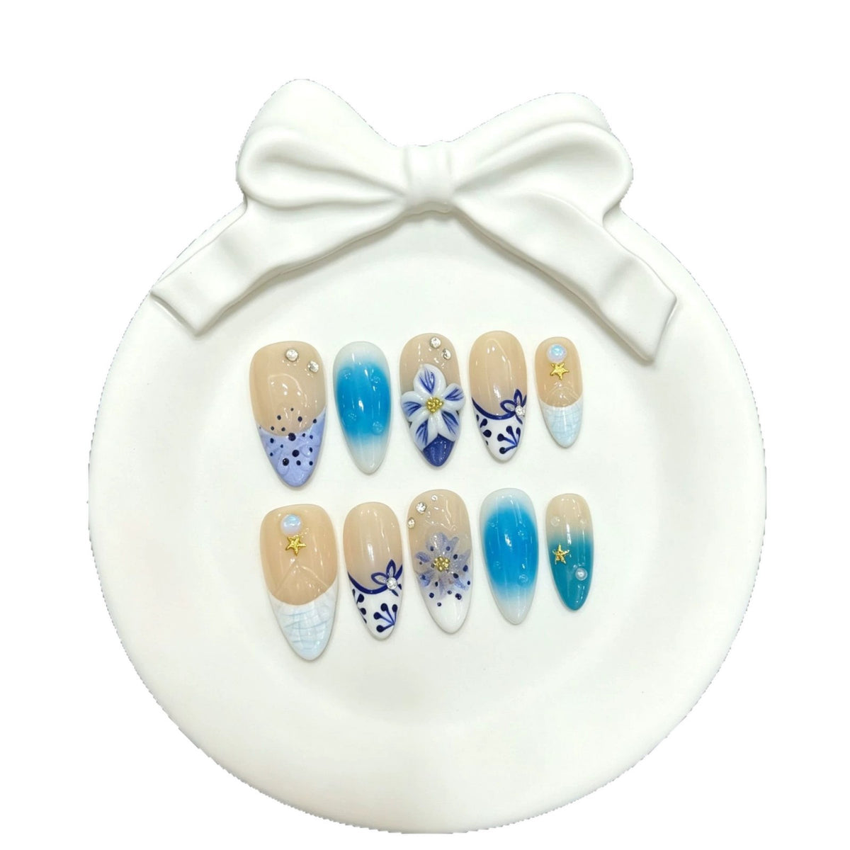 Künstlerisches Press-On Nagelkunst Set mit floralen und Juwelenakzenten