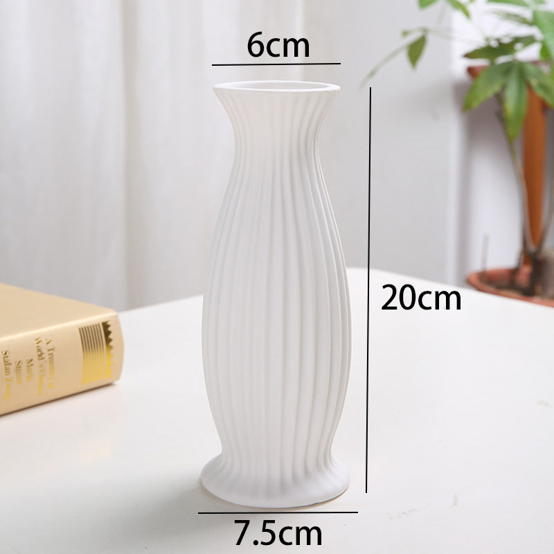 Elegante gewölbte Keramikvase