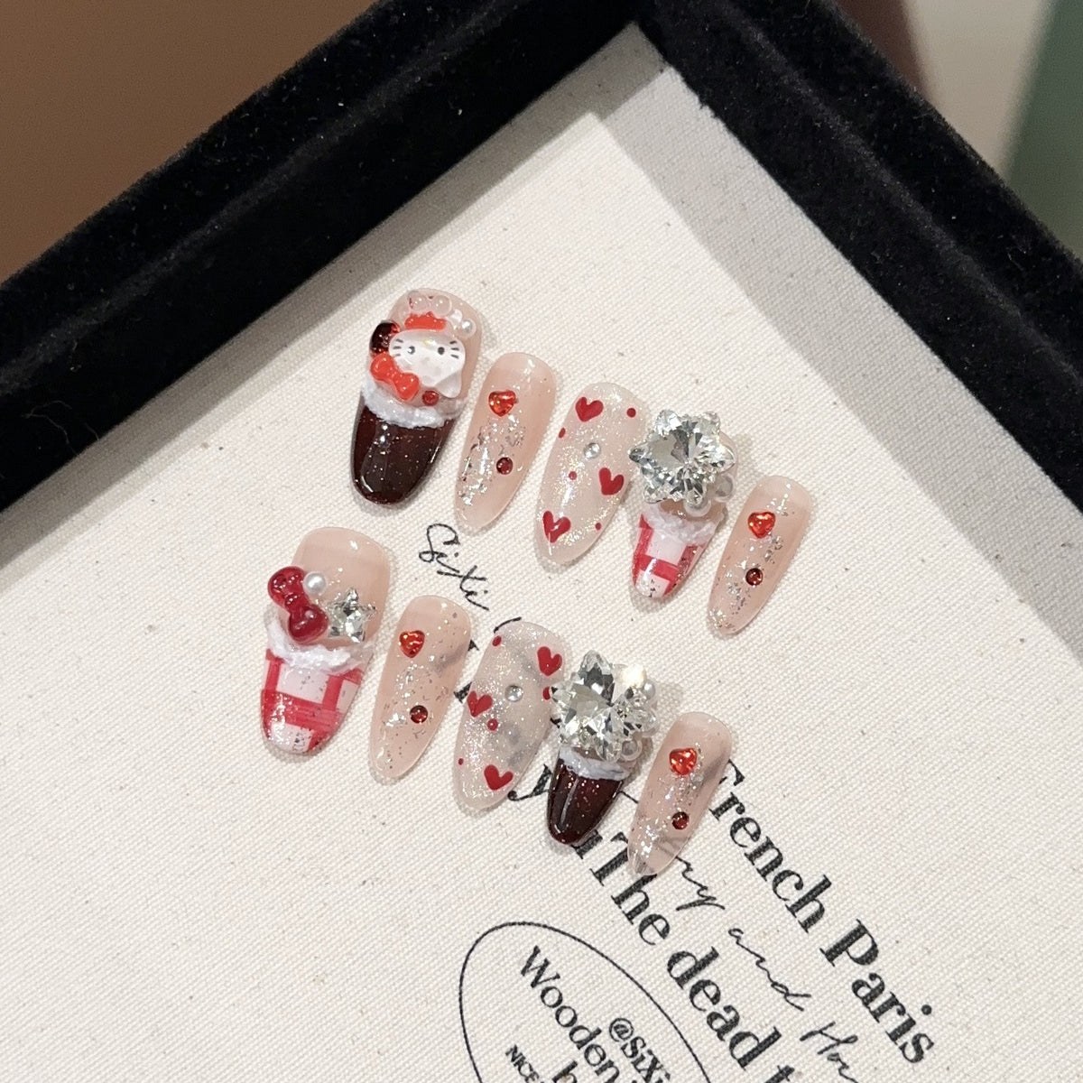 Phantastisches Charakter Press-On Nagelset