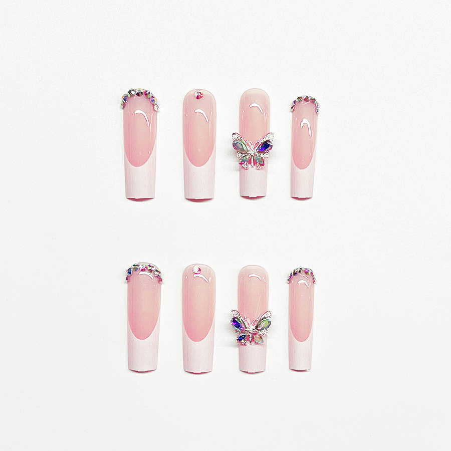 Elegante Schmetterlings-verzierte Nagelerweiterungen Brehn