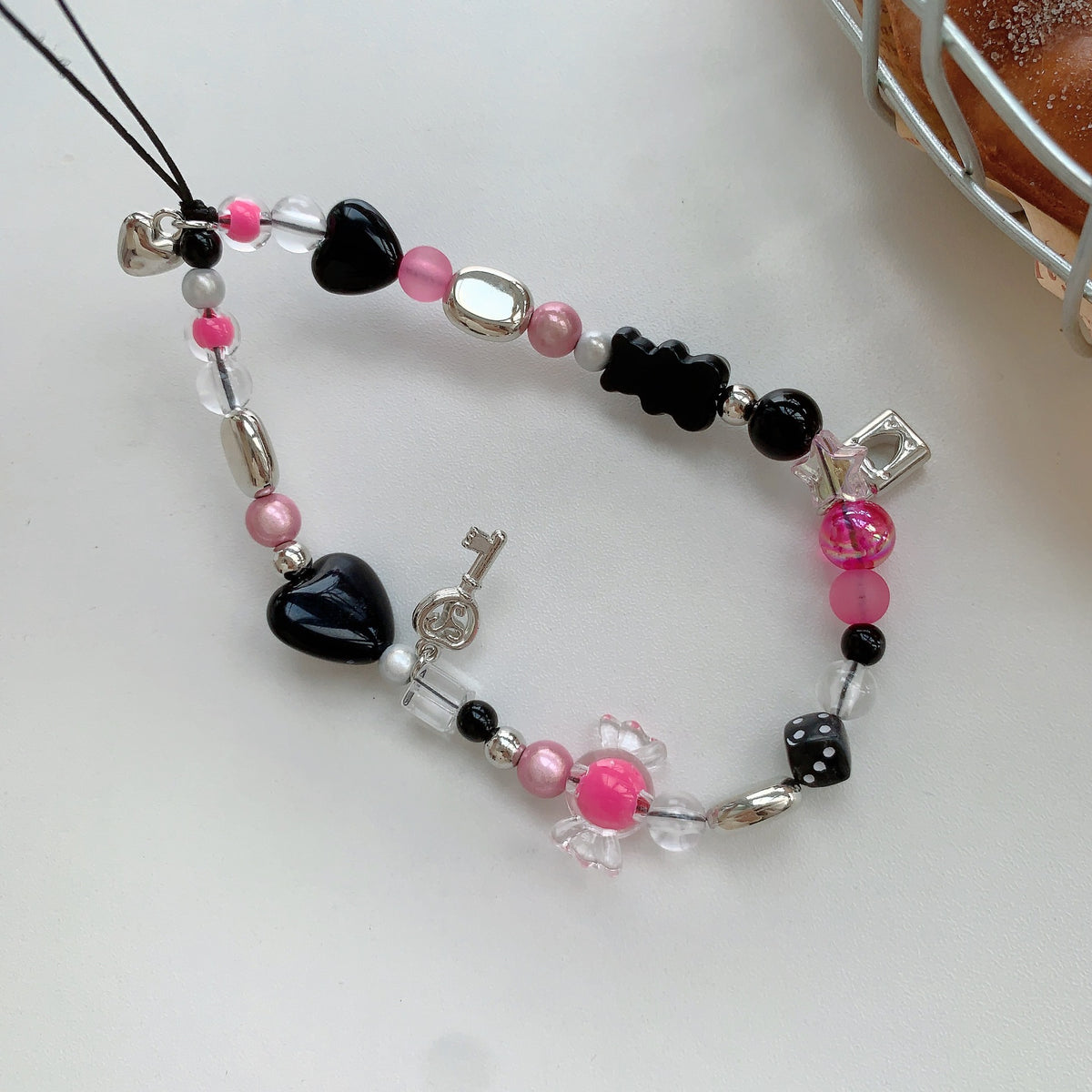 Farbenfrohes Perlen Charm Armband Brehn