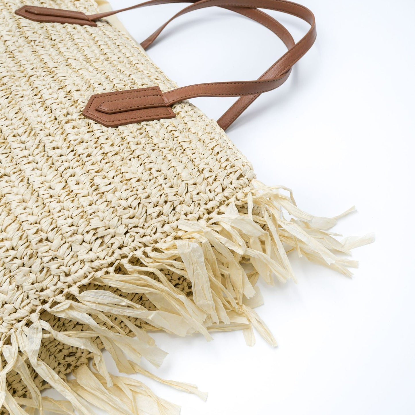 Strandtasche Aus Handgewebtem Stroh mit Fransen Brehn