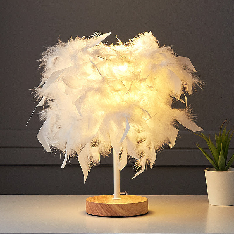 Federleichte Akzent Tischlampe