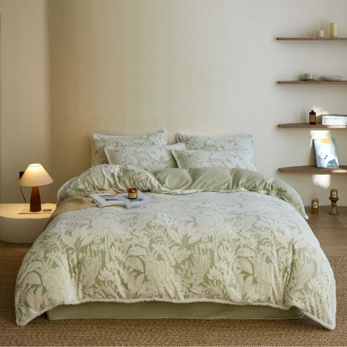 Botanisches Jacquard gesteppte Baumwollmischung Bettbezug Set mit gebürstetem Microfleece Rückseite und paspelierten Kissenbezügen