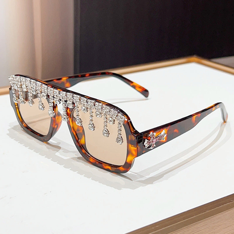 Glamouröse kristallverzierte Sonnenbrille Brehn