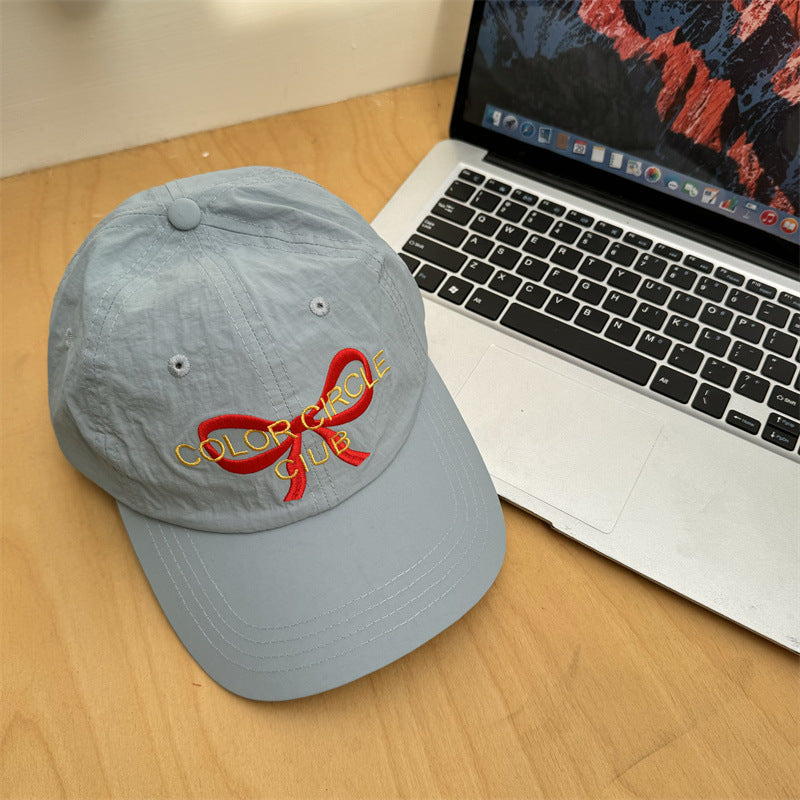 Damen bestickte Baseballmütze mit Schleifendetail Brehn