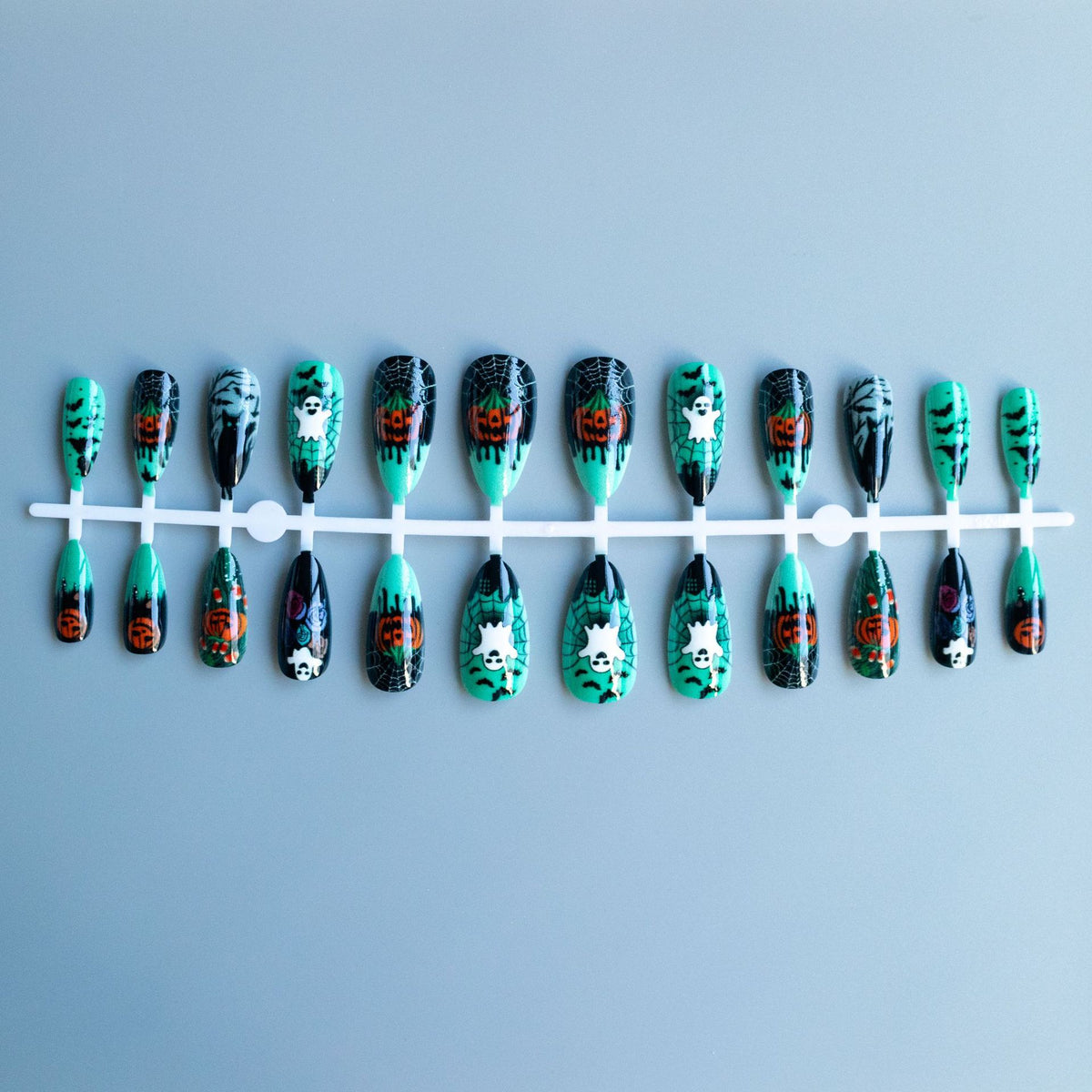 Halloween-Themed Kreatives Nagelkunst-Kit 1790957806
